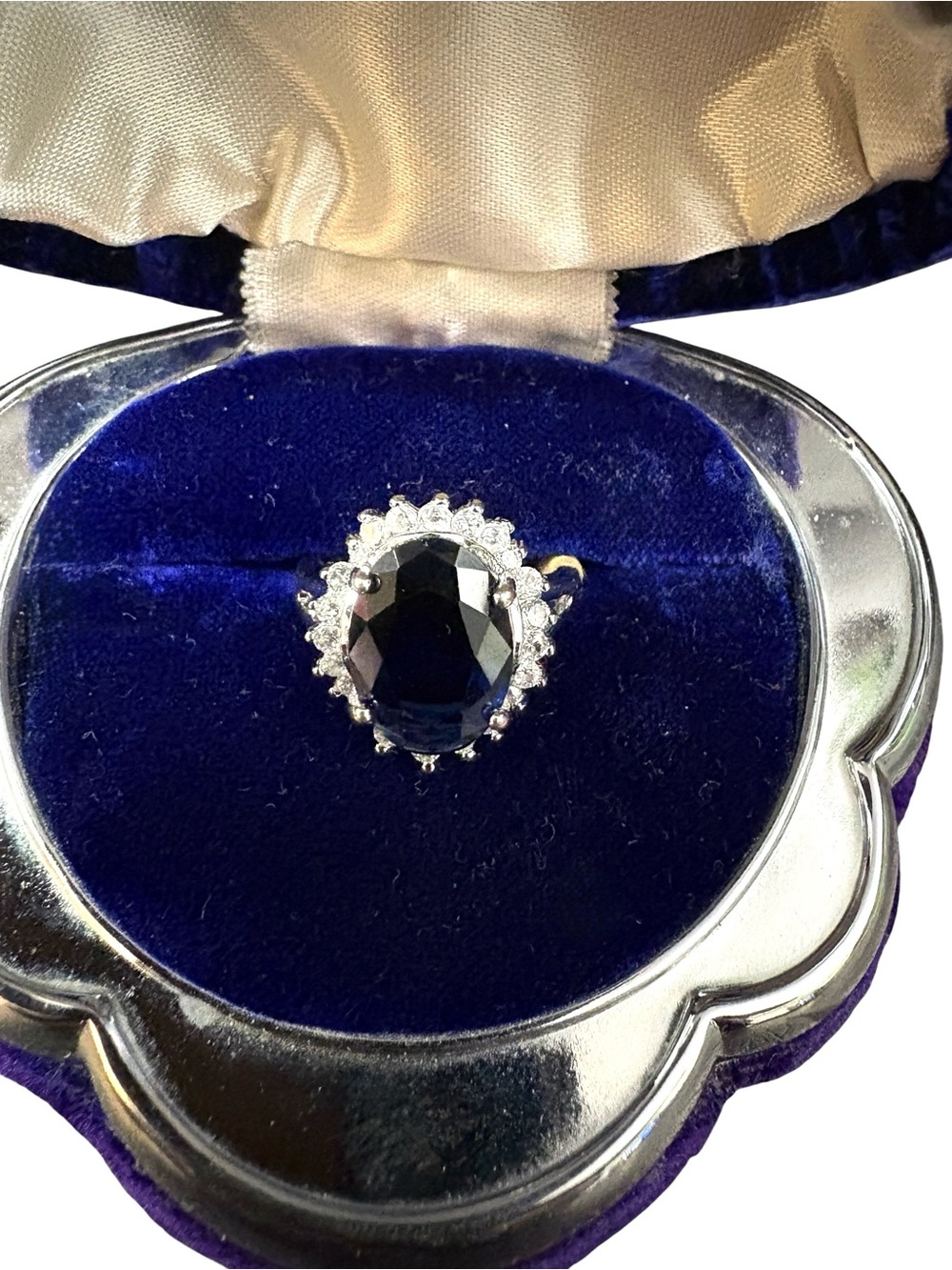 Avon Vintage Sapphire Blue Halo Ring - SZ 8